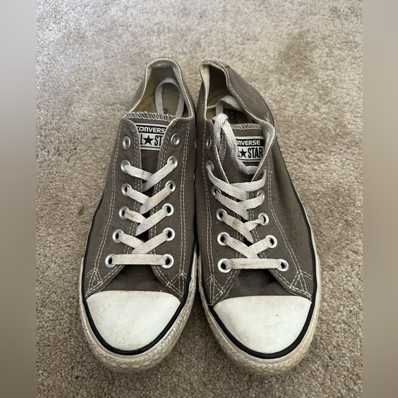 Low Top Converse - Picture 1 of 3